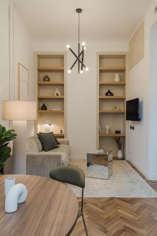 Casa Unica Milano - Elegant Apartment With Balcony - Centrale 1 Exterior photo